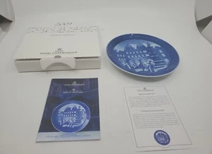 2009 Royal Copenhagen Christmas Decorative Plate Z25 - Picture 1 of 7