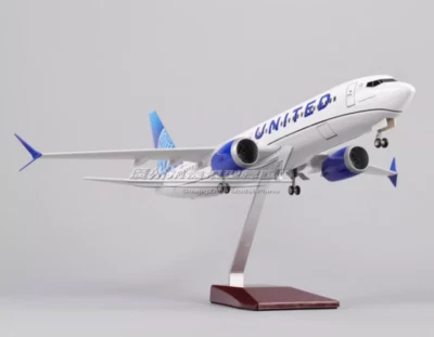 47CM 1:80 UNITED BOEING 737 MAX8 Passenger Airplane Landing gears ​Resin Model - Image 1 of 4