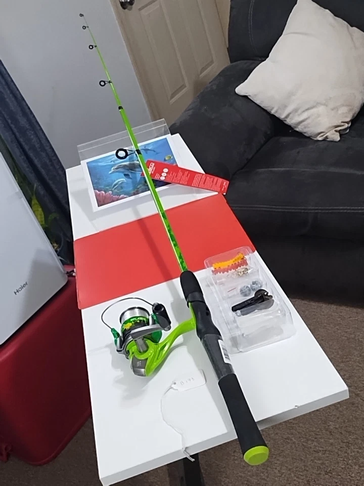 Zebco Splash GREEN Spinning Reel & Fishing Rod Combo 2 Bearing Drive,Metal Gears - Image 1 of 4