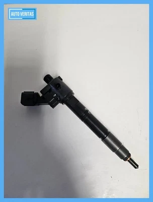 Original Volvo V40 2.0 D4 D4204T14 injector injection nozzle 31405404 - Image 1 of 4