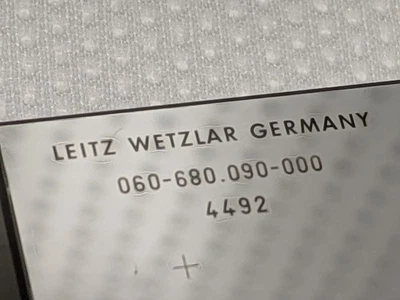 Leitz Wetzlar Quarz Chrom Loch Kalibrier Absehen Platte 060-680-090-000 - Bild 1 von 4