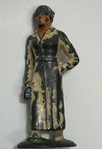 Vintage AMERICAN METAL BARCLAY MANOIL NURSE WITH BAG WALKING - Picture 1 of 9
