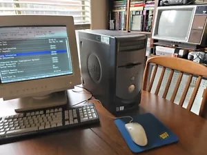 Vintage 2000s Dell Dimension B110 Desktop Celeron 2.53GHz 512Mb No HDD/No OS - Picture 1 of 9