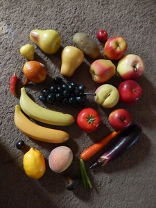 lot of 22 artificial/Faux fruit and vegetable Prop/Display pieces REALISTIC LOOK - Picture 1 of 19