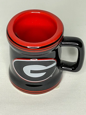 GEORGIA BULLDOGS NCAA SCULPTED MINI MUG SHOT GLASS Cover