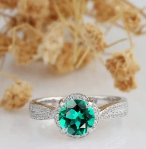 Round Cut Simulated Green Emerald Women's Wedding Ring In 14k White Gold Plated - Picture 1 of 4