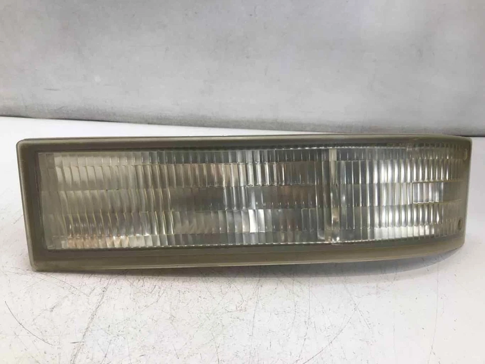 Luz de señal de giro delantera izquierda para conductor Chevy Astro 95-05 debajo del faro 16520249 Foto 1 de 4
