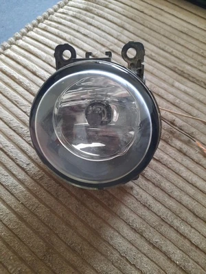 LUZ DE NEBLINA DIANTEIRA LATERAL DO PASSAGEIRO RENAULT CENIC MK3 2011 - Imagem 1 de 4