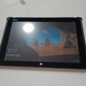 JUNK Fujitsu ARROWS Tab Q506/ME Windows 10 Tablet Japan - Picture 1 of 6