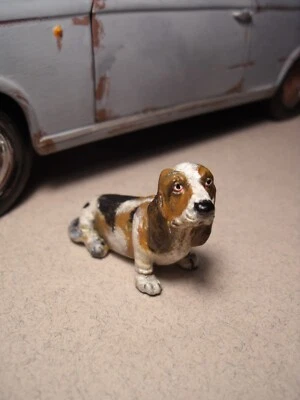 1/18 FIGURE  COLUMBO'S  DOG  VROOM  PAINTED  FOR WELLY SOLIDO  MINICHAMPS  NOREV - Image 1 of 4