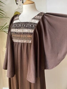 VINTAGE RICHARD SHOPS 1970s MAXI DRESS ANGLE WATERFALL SLEEVES SIZE 8 GLAM ROCK - Picture 1 of 14