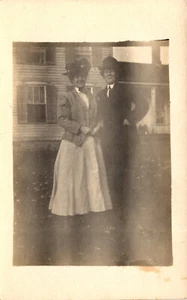 Postcard RPPC Found Photo Elegant Victorian Couple Wears Elaborate Hats Faded - Picture 1 of 2