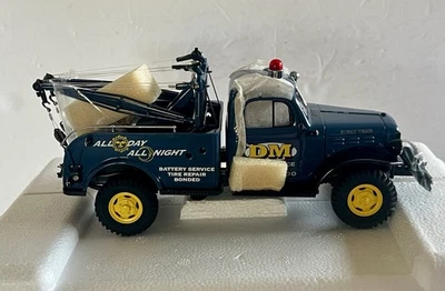 Danbury Mint 1946 Dodge Power Wagon Wrecker MODEL TOY Tow Service TRUCK WINCH - Image 1 of 4