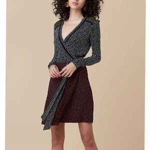 Diane von Furstenberg Mixed Dot Ferma Print Jersey Wrap Dress 6 US  100% Silk - Picture 1 of 9