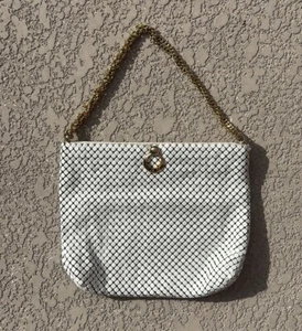 Vintage Whiting and Davis White Mesh Metal Clutch Bag Purse Gold Chain Strap - Picture 1 of 8