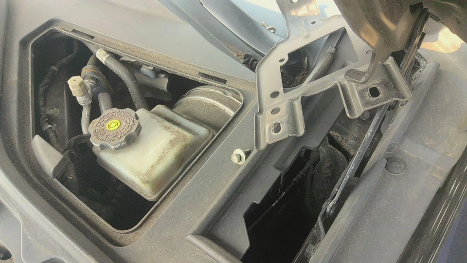 Master Cylinder 17 CADILLAC CT6 - Image 1 of 1