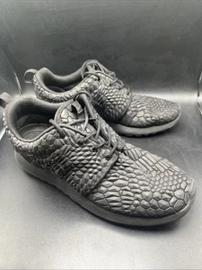 Nike Roshe One DMB Triple Black Running Shoes Women’s Size 8 - Imagen 1 de 12