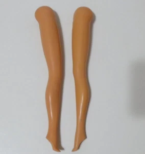 BEND LEG LIGHT TAN  SUPERSTAR ERA BARBIE P.J. BODY PARTS LEGS REPLACEMENT (7A) - Picture 1 of 4