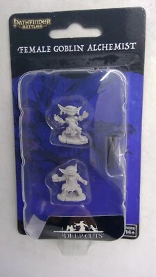 PATHFINDER BATTLES MINIATURE ~ FEMALE GOBLIN ALCHEMIST - Image 1 of 2