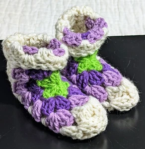 Granny Square Kids Socks Slippers Fits 4Y-7Y Handmade White Purple NEW - Picture 1 of 10