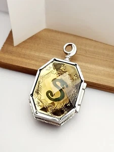 Harry Potter Magic Horcrux of Salazar Slytherin's Locket Pendant Green Snake - Picture 1 of 16