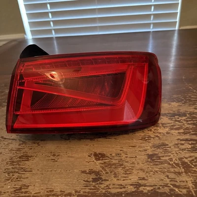 2015 2016 奥迪 A3 / S3 右乘客侧 LED 尾灯原始设备制造商。 U — 第 1/4 张图片