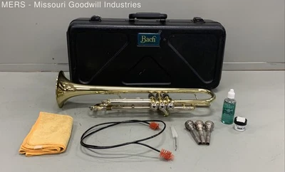 Trompeta Bach Laca Dorada Modelo TR500 Con Estuche Boquillas Kit Accesorios Foto 1 de 4