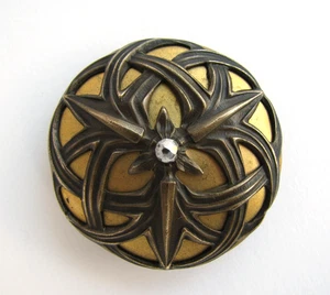 Hermosas hojas de tríada botón antiguo hoja envejecida sobre latón dorado con acero cortado - Imagen 1 de 7