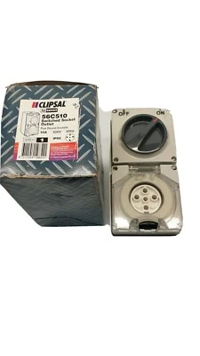 Clipsal 56C510 Switched Socket Outlet 3 Phase 5 Pin 3 Pole 10A 500V IP66 50Hz - Image 1 of 4