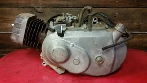 1991 HONDA CUB EZ90 EZ 90 ENGINE MOTOR BOTTOM END CRANKCASE CRANK CASE CYLINDER - Picture 1 of 19