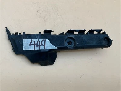 Retenedor de parachoques trasero lado izquierdo Corolla 14-18 Yaris 06-08 OEM Toyota 52576-25090 Foto 1 de 3