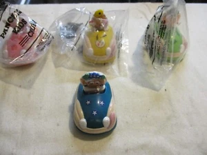 4 Vintage IHOP Restaurant PVC Spielzeug Figuren Pfannkuchen Kinder Autos 3 sind Neu in Verpackung - Bild 1 von 9