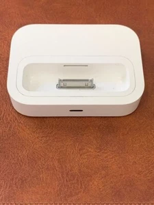 Apple Universal Dock A1256 – Genuine 30-Pin – Used & Tested – Fully Functional - Zdjęcie 1 z 3