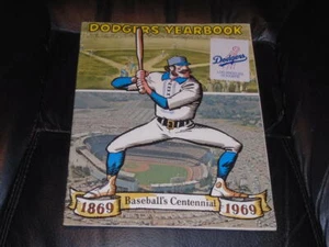 1969 LOS ANGELES DODGERS BASEBALL YEARBOOK - Picture 1 of 1