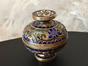 Caja de baratijas cloisonné china vintage pintada a mano chapada en oro esmalte azul verde - Imagen 1 de 12