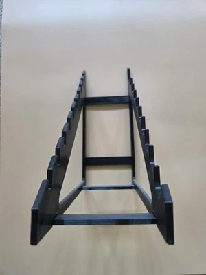 Soporte de exhibición de cuchillos para cuchillos de bolsillo de tamaño regular negro Ten Microtech Heretic  Foto 1 de 2