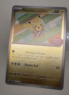 Pokemon Card Stamp Pikachu Reverse Holo 191 SV-P Journey Promo Berkemeja Batik  - Bild 1 von 4