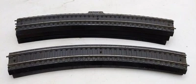 Lionel OO Vintage OO31 Curved & OO34 Power Curve Sections [5] - Image 1 of 2