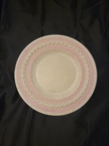 WEDGWOOD QUEEN'S WARE EMBOSSED PINK  10 3/4" DINNER PLATE ETRURIA BARLASTON RARE - Picture 1 of 10