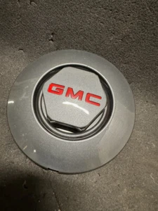 1995-2004 GMC Jimmy Hub Cap / Center Cap 15998644 New OEM - Picture 1 of 2