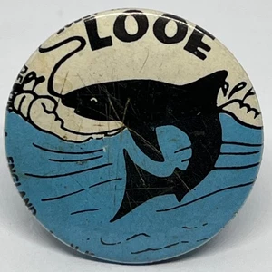 Vintage Looe Aquarium Shark Lapel Pin Badge Cornwall England Marine Fish Sea UK - Picture 1 of 3