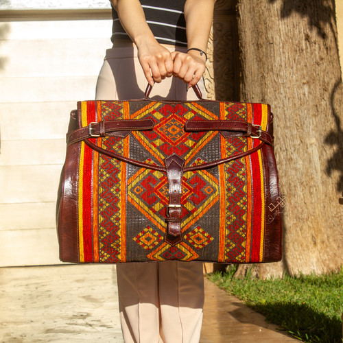 BALENCIAGA Borsa vittoriana Red Carpet Weekender in pelle marrone scuro Borsa da notte Boho Kilim