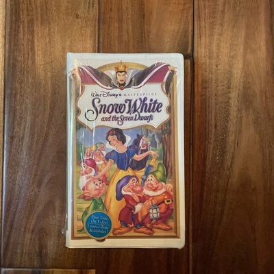 Walt Disneys Snow White VHS Sealed Masterpiece Collection - Image 1 of 3