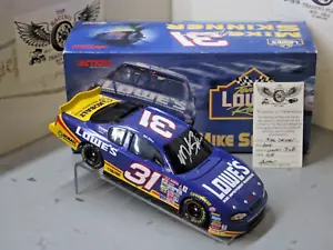 2000 Mike Skinner Lowes 1/24 Action Black Window Bank NASCAR Diecast Autographed - Picture 1 of 2