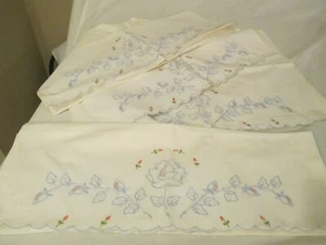Juego de 4 fundas de almohada de colección recortadas bordadas florales sin costuras laterales blancas 29"x21" - Imagen 1 de 7
