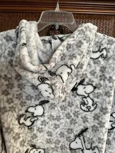 Peanuts Snoopy Bath Robe Hooded Child Youth Size L/XL Large Extra Large - Picture 1 of 7