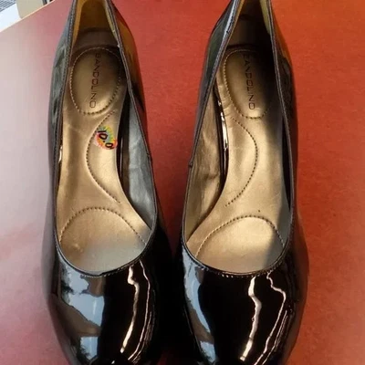 Saltos femininos Bandolino couro envernizado preto - 7,5 - Imagem 1 de 3