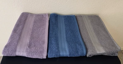 Lote de 3 Toallas de Baño Kohl's The Big One 30"x53" Lila Púrpura Claro Azul Gris Nuevas Foto 1 de 4