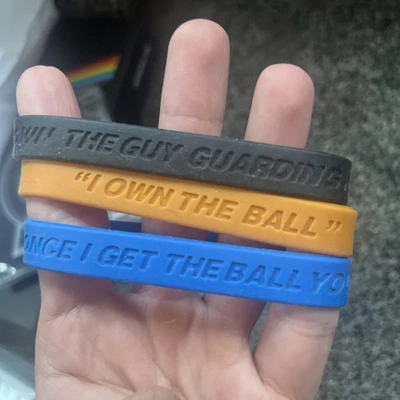 LOTE DE 3 pulseiras de identificação vintage Air Jordan bailarina pulseira de borracha de silicone - Imagem 1 de 4