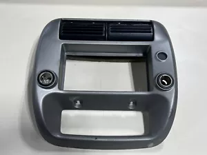 05-11 Ford Ranger Tablero Radio Bisel Ajuste Panel Ventilaciones Plateado OEM 12v Fábrica - Imagen 1 de 3